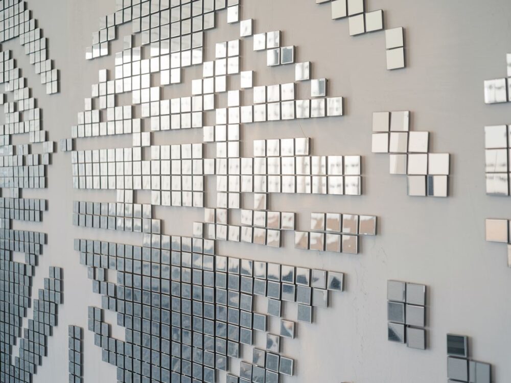 artystyczna ściana z luster