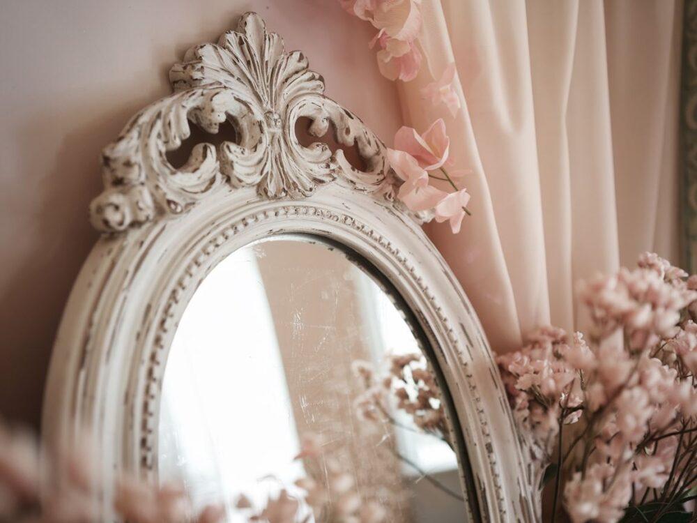 dekoracyjne lustro retro