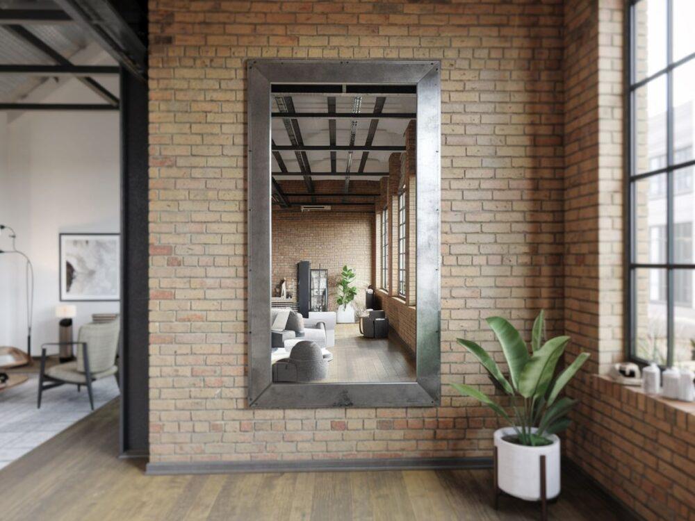 duże lustro na ścianie