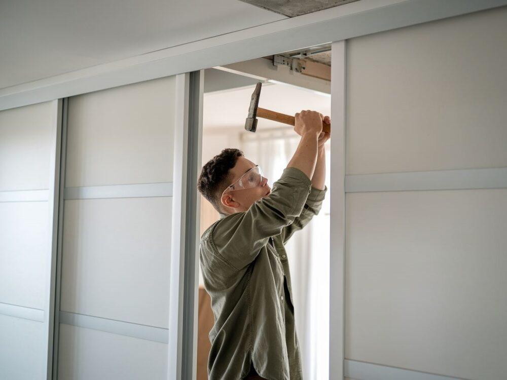 elementy drzwi szafy