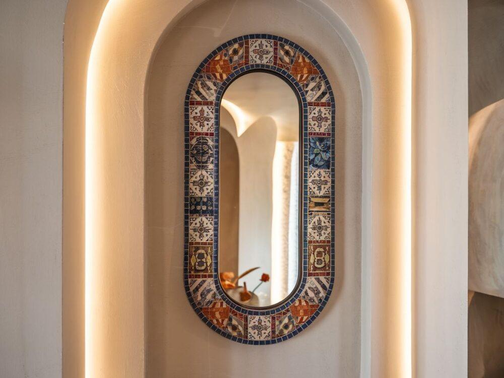 lustro do salonu z mozaiką