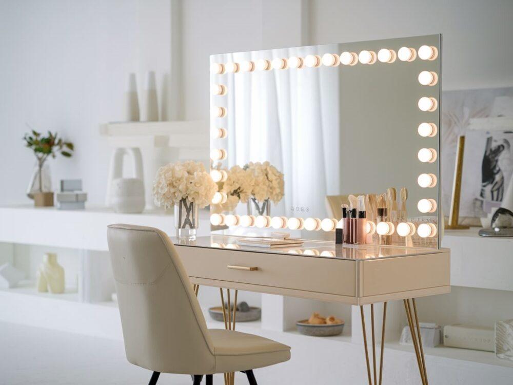 lustro z lampkami LED