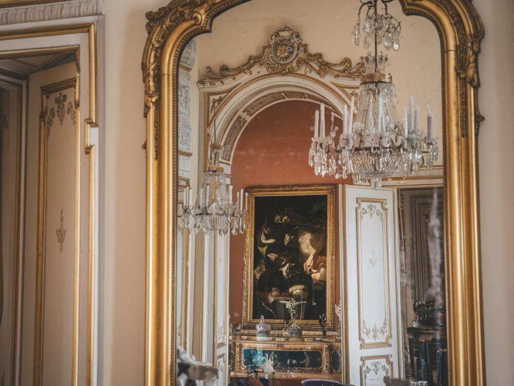 lustro z ornamentami