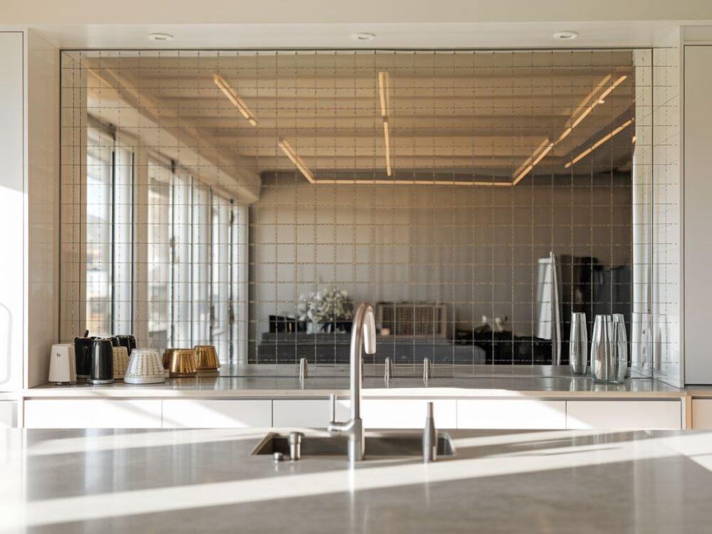 zamiast płytek lustro