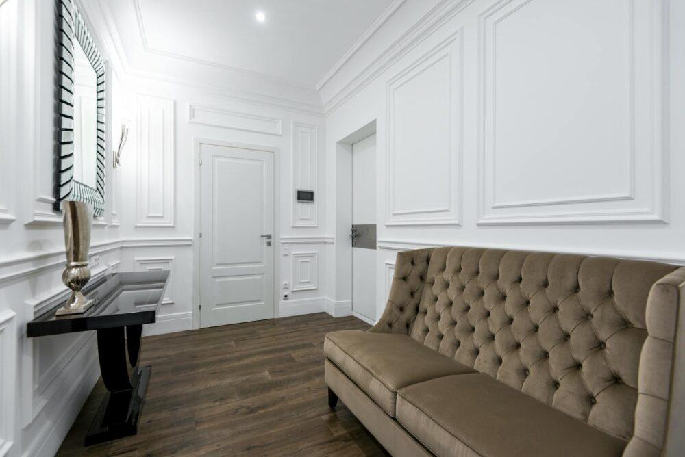 Jaki wybrać kolor listew podłogowych